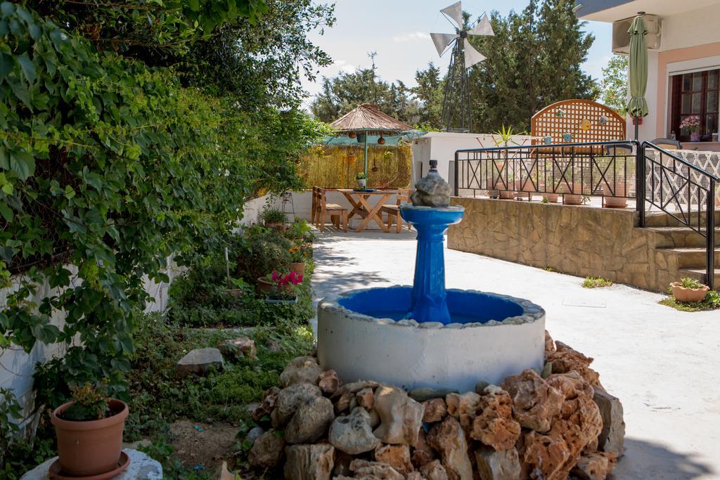Evita Bay Agia Pelagia Heraklion Buitenkant foto